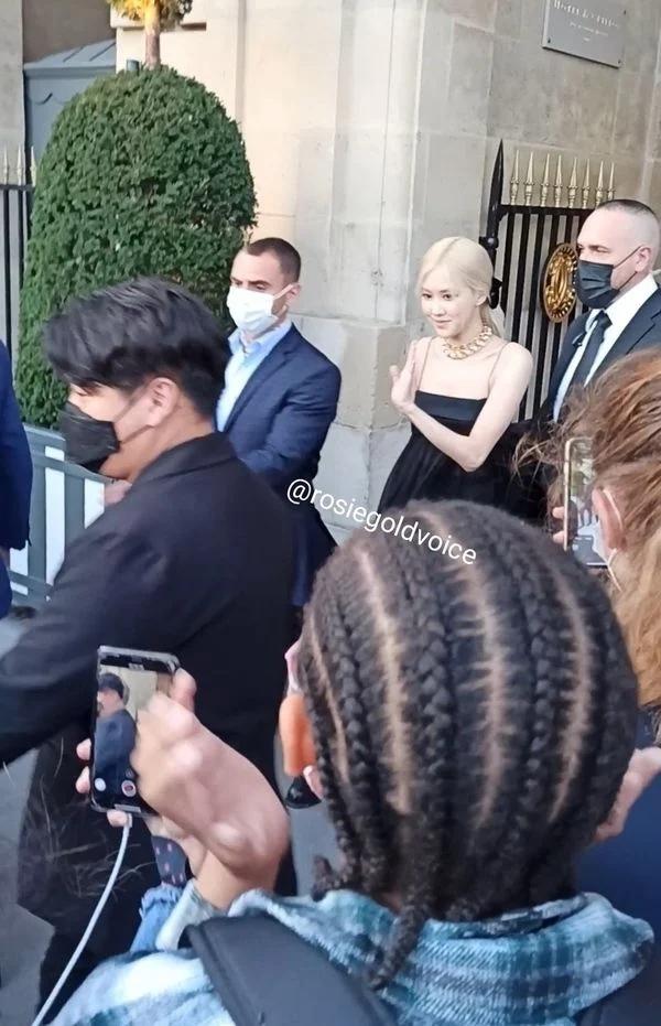 Mỹ nhân BLACKPINK qua cam thường: Làn da phát sáng, body siêu mẫu-9