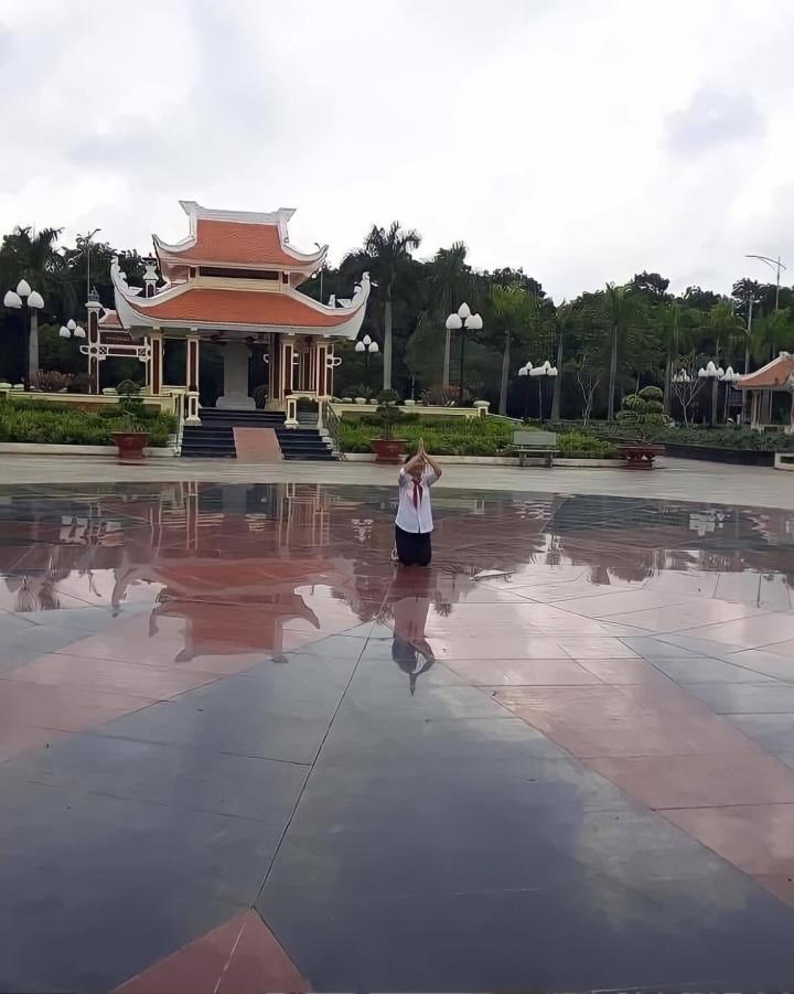 Khoảnh khắc của sĩ tử lẫn phụ huynh giúp mùa thi bớt căng thẳng-4