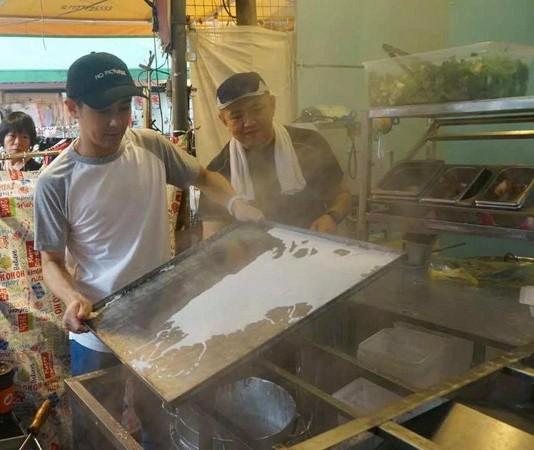 Lâm Chí Dĩnh sống xa hoa, anh trai bán hàng ở vỉa hè-4