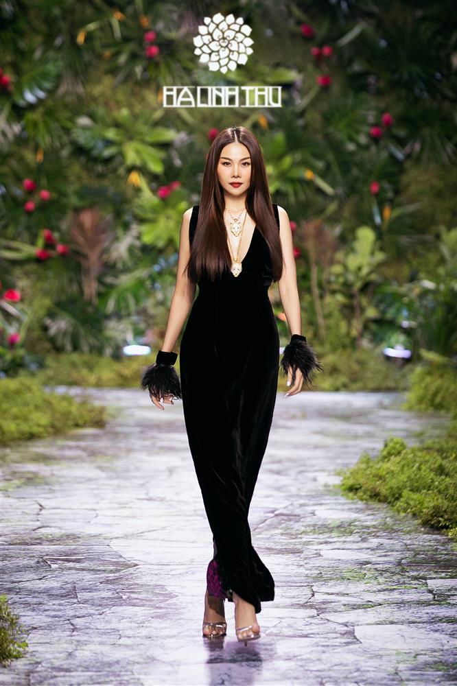 Bất ngờ những bước catwalk của Thanh Hằng qua CAM thường-1