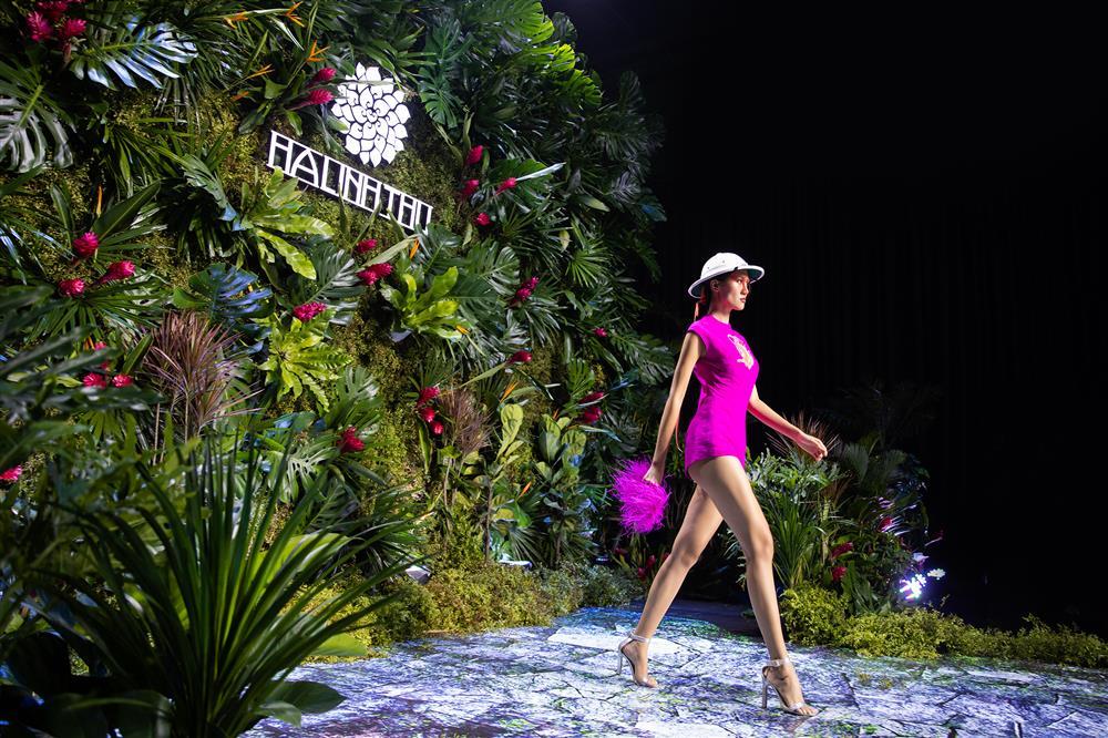 Bất ngờ những bước catwalk của Thanh Hằng qua CAM thường-10