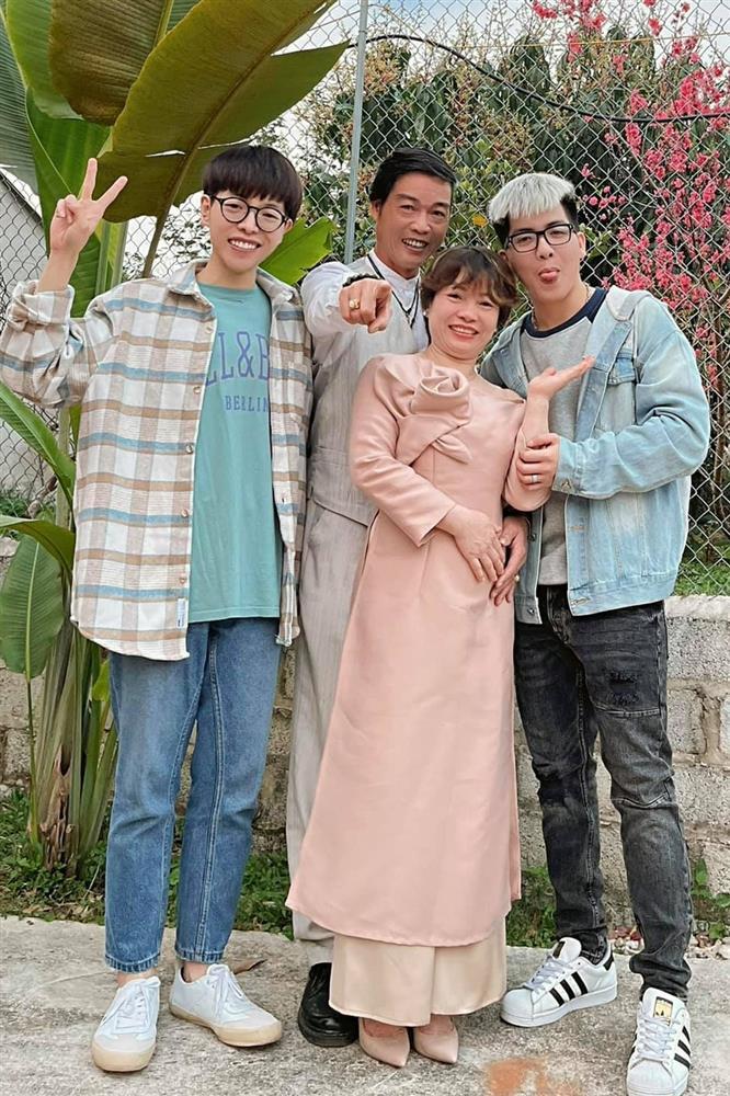 Đức Phúc khoe sắm nhà mới siêu hoành tráng cho bố mẹ-1