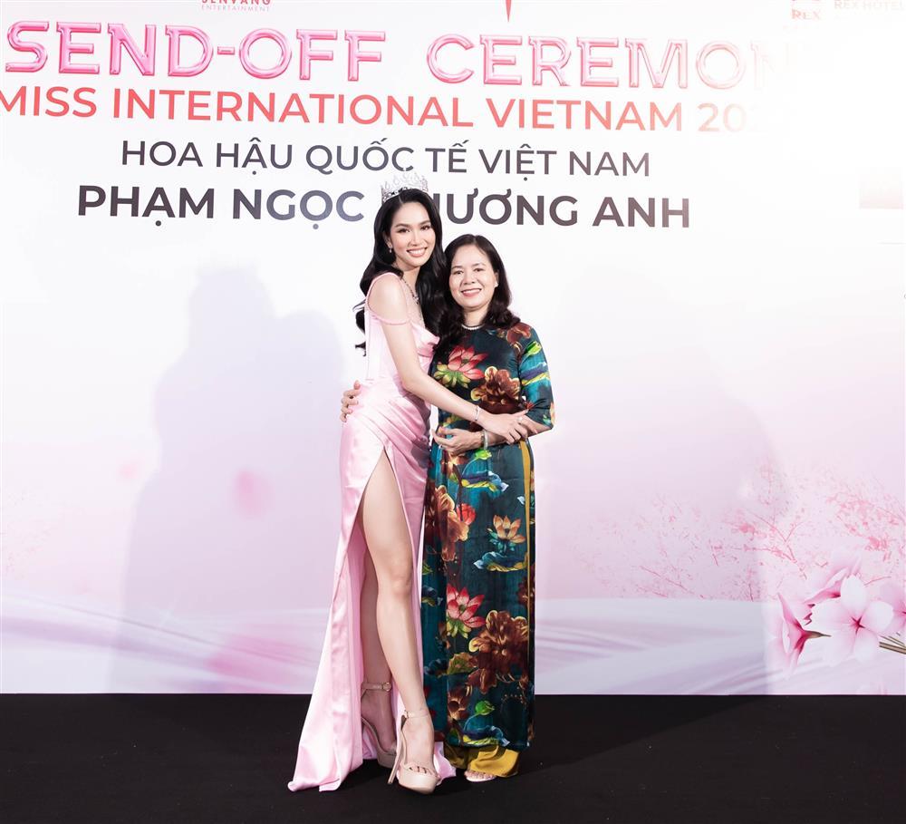 Phương Anh thi quốc tế, mẹ đẻ xuất hiện với nhan sắc bất ngờ-5