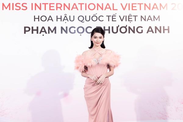 Phương Anh thi quốc tế, mẹ đẻ xuất hiện với nhan sắc bất ngờ-11