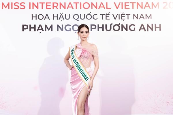 Phương Anh thi quốc tế, mẹ đẻ xuất hiện với nhan sắc bất ngờ-13