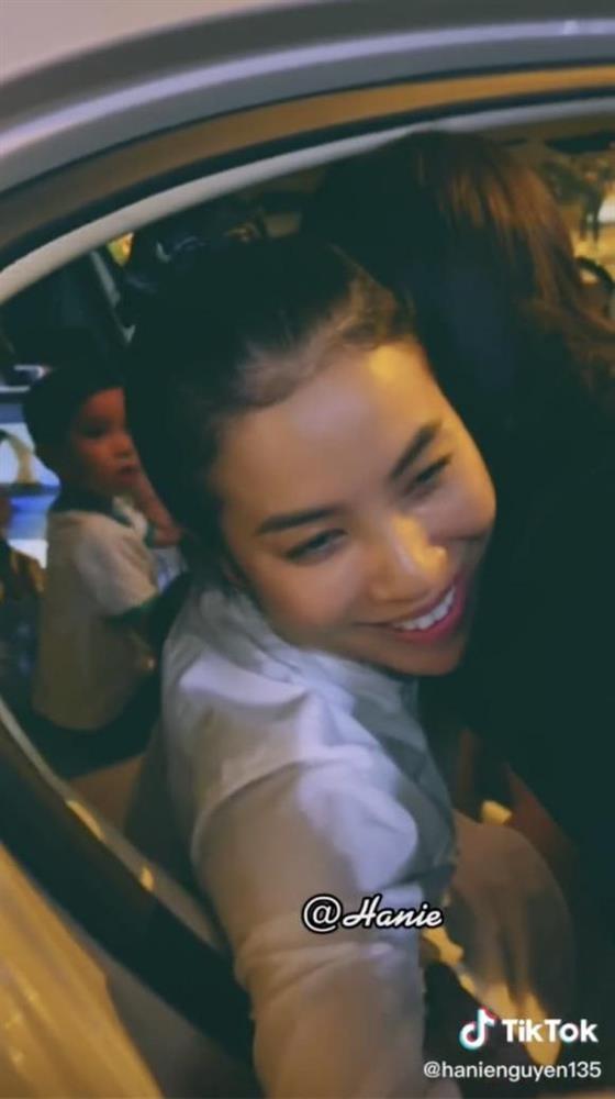 Phạm Hương và con lộ diện khi về nước, nhan sắc có như xưa?-4