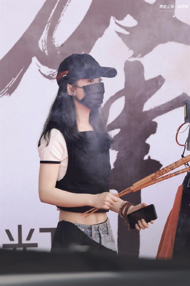 Triệu Lệ Dĩnh vừa đóng nữ chính vừa làm giám chế trong phim mới-3