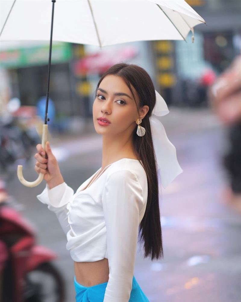 Hoa hậu Thái xả ảnh ăn hàng sau vụ chặt chém phố Nguyễn Huệ-1