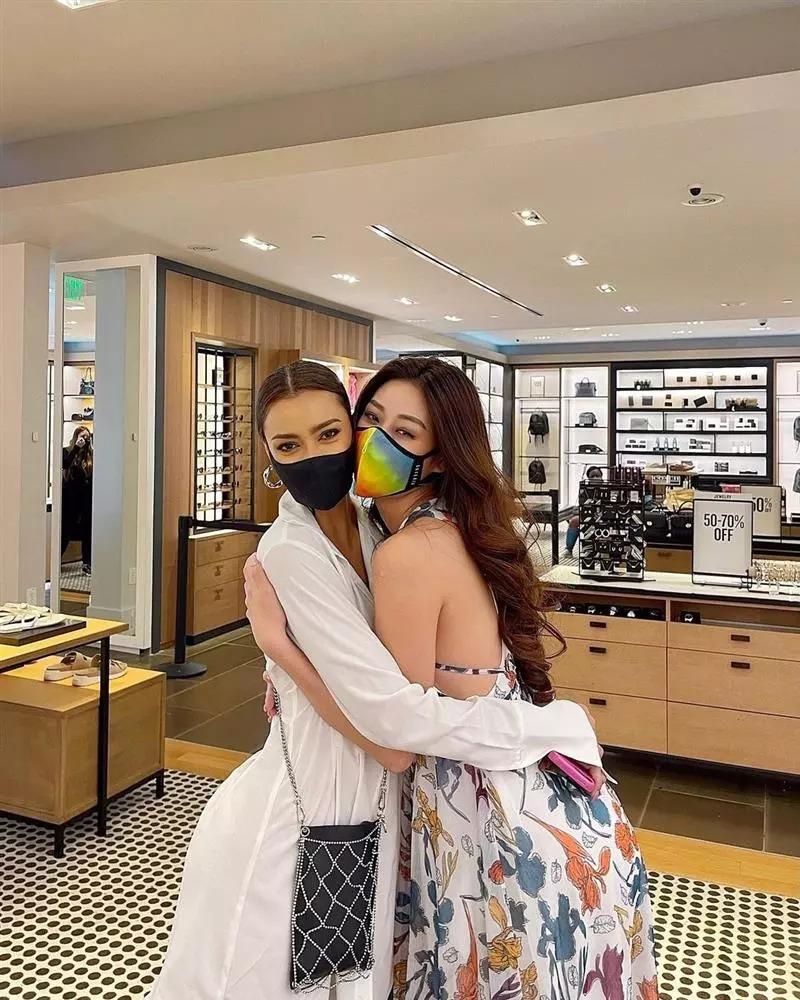 Hoa hậu Thái xả ảnh ăn hàng sau vụ chặt chém phố Nguyễn Huệ-11