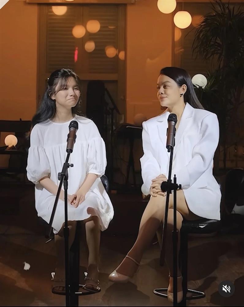 Phạm Quỳnh Anh giấu bụng bầu nhờ 4 chiêu lên đồ và làm đẹp-3