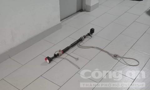 Tìm thấy thư tuyệt mệnh tại căn hộ 2 cha con tử vong ở TP.HCM-2