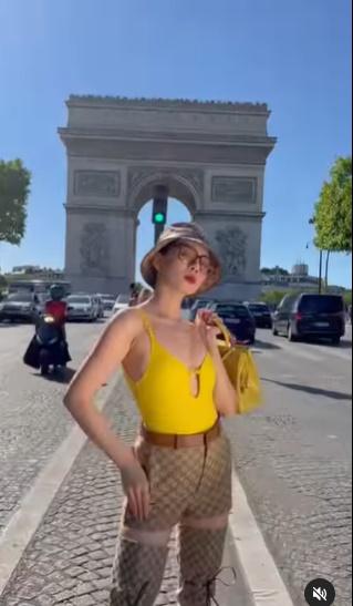 1 đôi boots 2 số phận: Lệ Quyên lùn mẩu - Tóc Tiên khoe cặp giò nuột-3