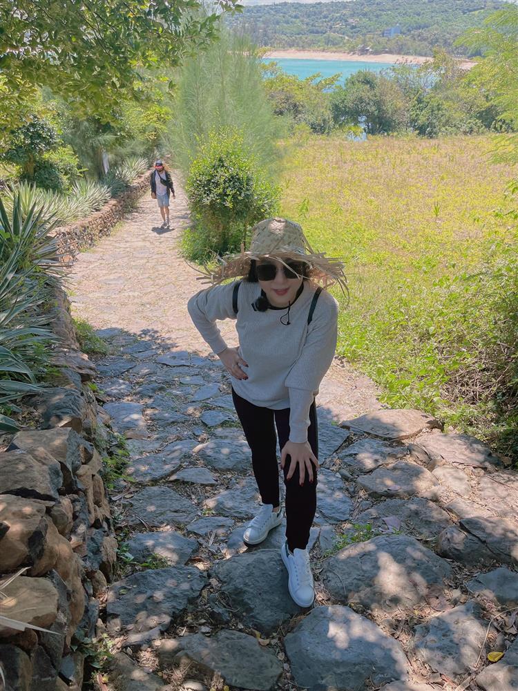 Vua cá Koi và Hà Thanh Xuân bên nhau khắp thế gian trước cưới-15