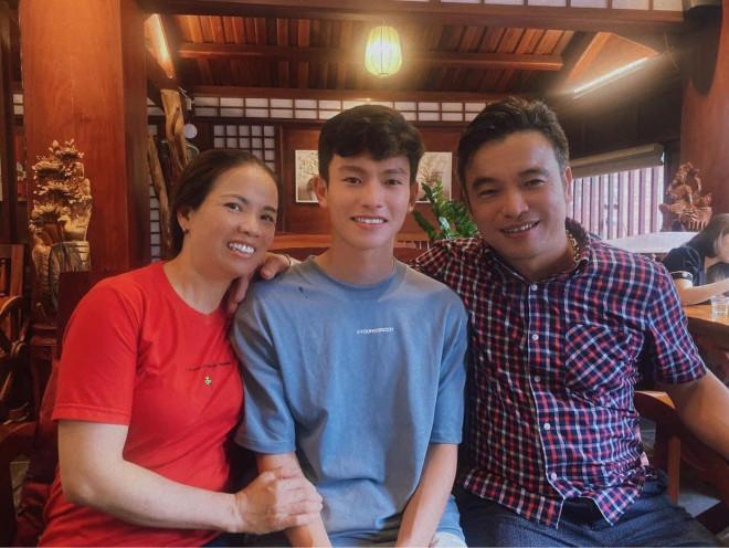 Bố hot boy U23 Việt Nam: Tui mần mấy mâm cơm để cháu phấn khởi-1