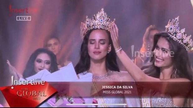 Lần đầu tiên trong lịch sử một bà mẹ đơn thân đăng quang hoa hậu-1