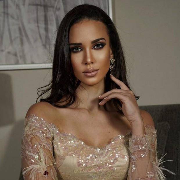 Lần đầu tiên trong lịch sử một bà mẹ đơn thân đăng quang hoa hậu-3