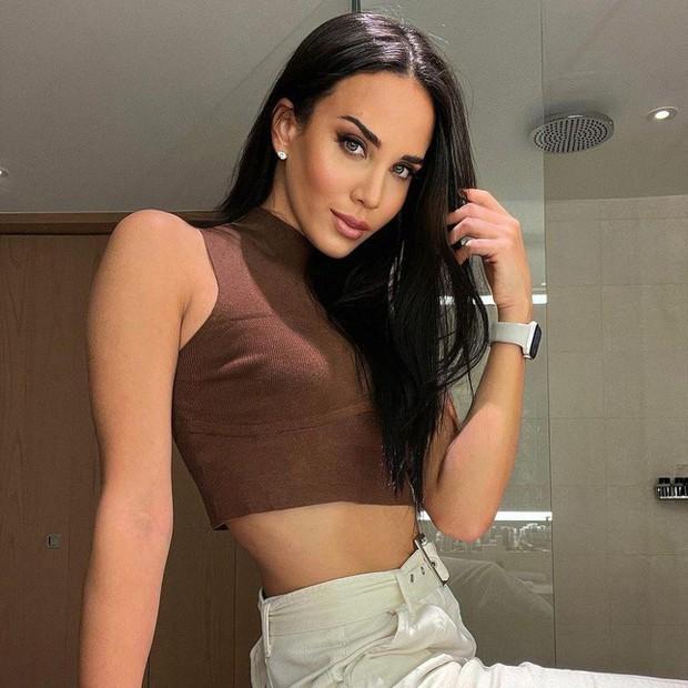 Lần đầu tiên trong lịch sử một bà mẹ đơn thân đăng quang hoa hậu-4