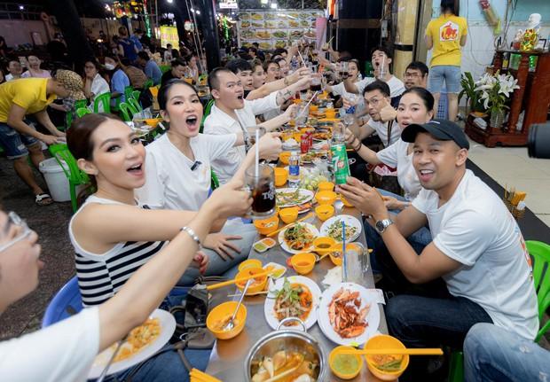 Sireethorn Leearamwat rất mê món bún chả và ốc cũng đã được bổ sung vào danh sách món Việt khoái khẩu của cô.