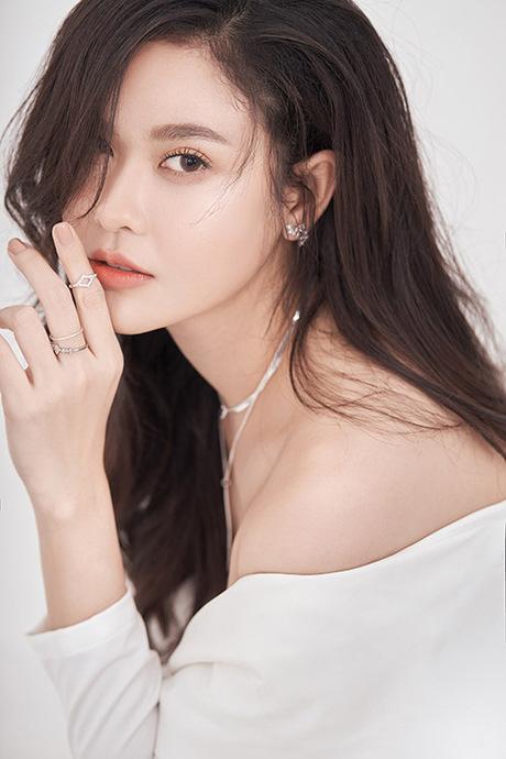 Trương Quỳnh Anh diện đồ bơi tối giản vẫn nổi bần bật vì quá sexy-1