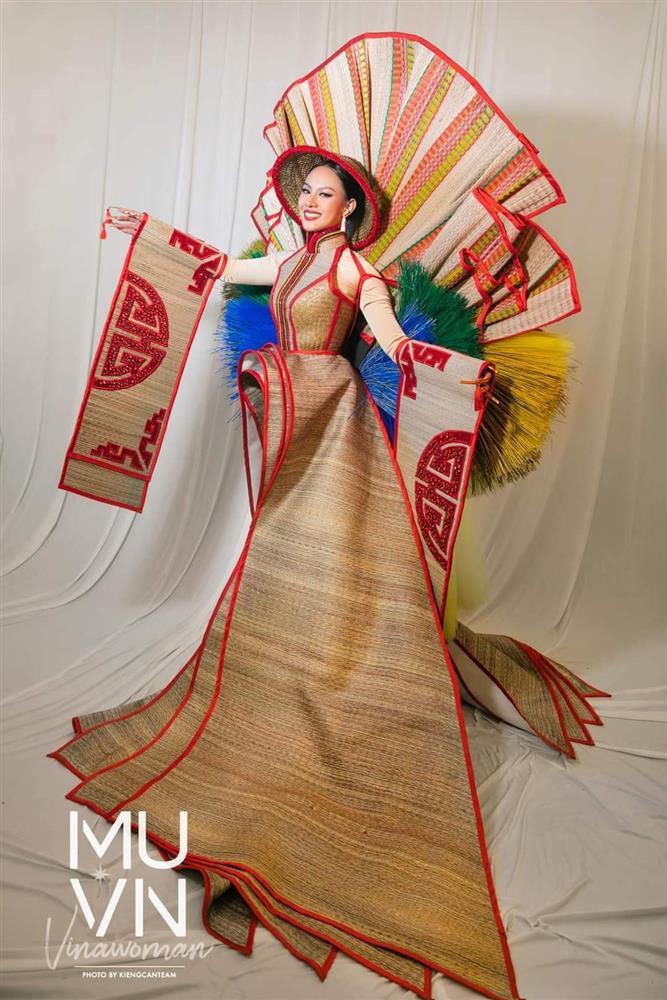 Võ Hoàng Yến chật vật đu dây trên giày cao gót ở Miss Universe Vietnam-1