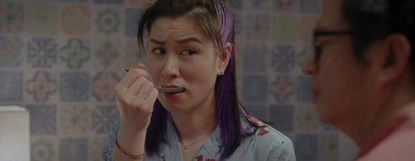 Thương Ngày Nắng Về 2 - Tập 32: Bà Nga khóc nghẹn vì cậu Vượng đòi tiền-5