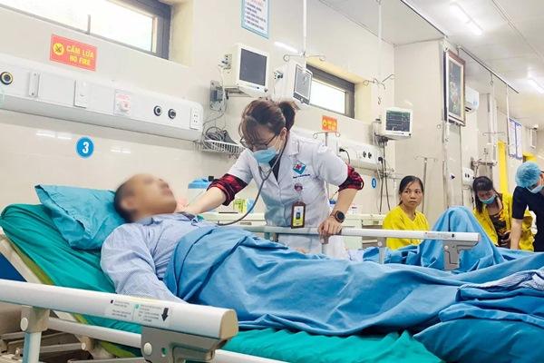 Người đàn ông suýt tử vong vì bị ong đốt hơn 20.000 vết-3