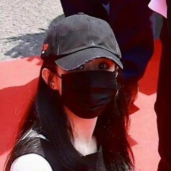 Dữ Phượng Hành khai máy: Triệu Lệ Dĩnh 3 phần hốt hoảng, 7 phần ngơ ngác-6