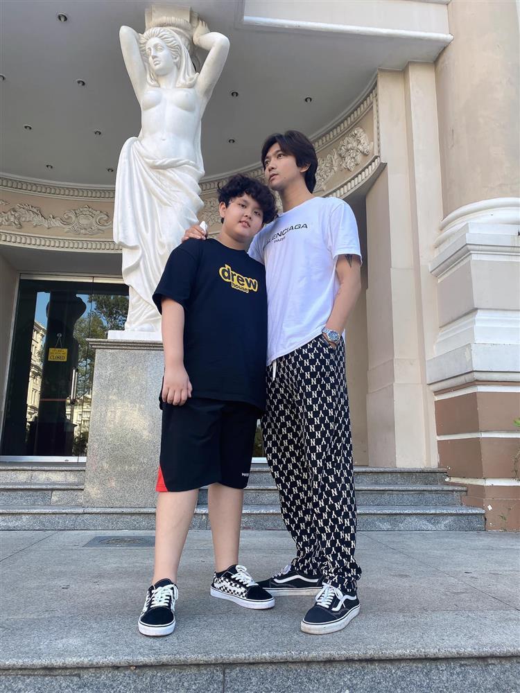 Con trai Trương Quỳnh Anh mới tiểu học đã cao gần bằng bố-1