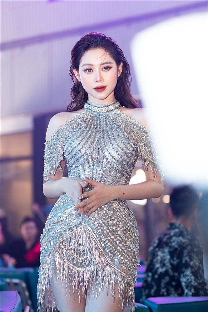 Hot Tiktoker Việt Phương Thoa đại chiến Brian Võ vì dùng ảnh trái phép-5