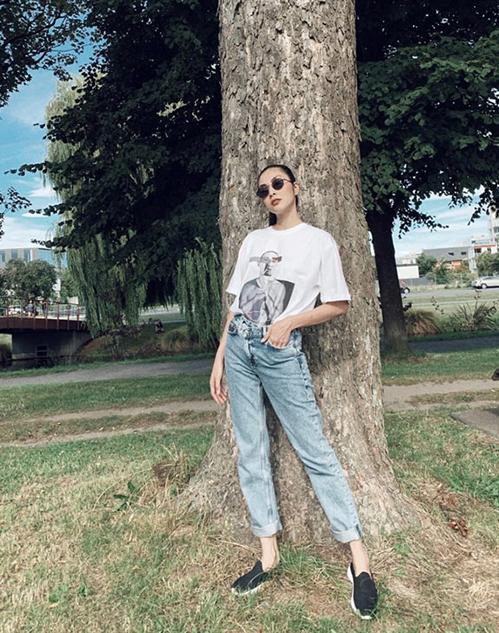 Giàu như Hà Tăng vẫn sắm giày theo lố, xài 5 năm chưa chán-10