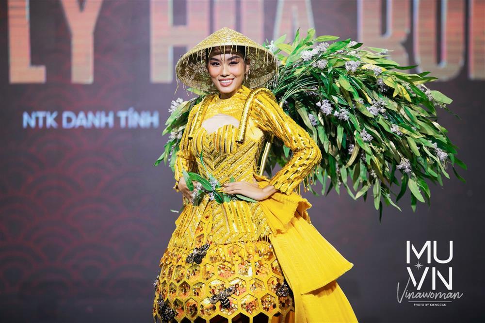 Dàn giám khảo Hoa hậu Hoàn vũ Việt Nam nói gì về Thảo Nhi Lê?