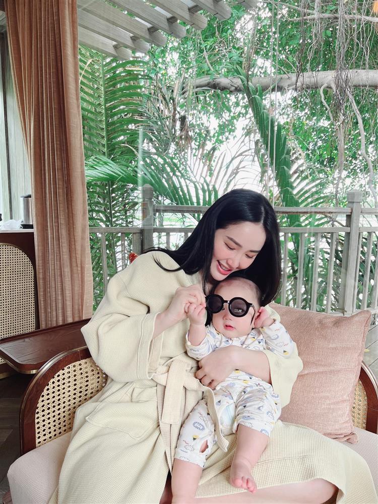 Bảo Thy được chồng đại gia ủng hộ sexy dù mẹ phản đối-2