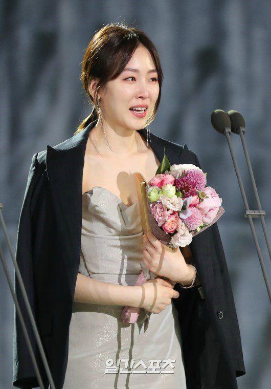 Seo Hyun Jin - Nữ hoàng cảnh hôn được ông lớn nâng đỡ bất thành-5