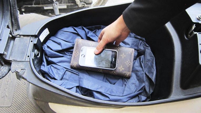 6 thứ tuyệt đối không được để trong cốp xe ngày nắng nóng-1