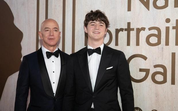 Tỷ phú giàu nhất nhì hành tinh lộ tôn chỉ nuôi con cứng rắn-1