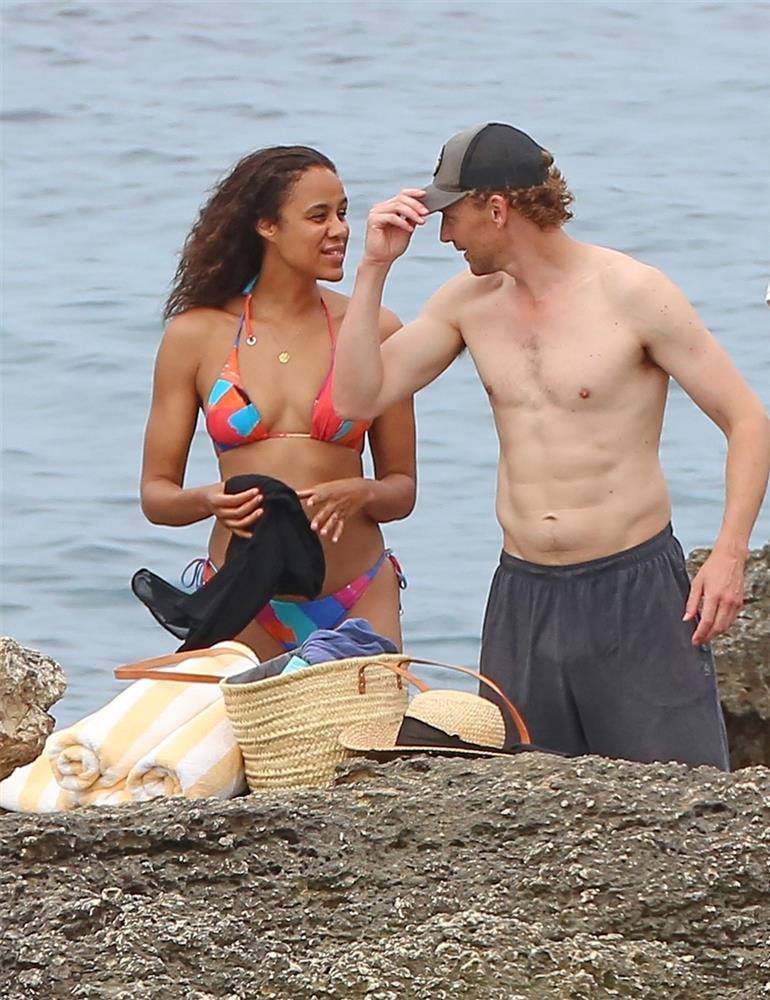 Tom Hiddleston xác nhận đã đính hôn-2