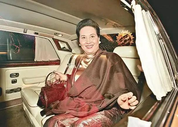 Người vợ tai tiếng của trùm sòng bạc Macau Hà Hồng Sân qua đời-1