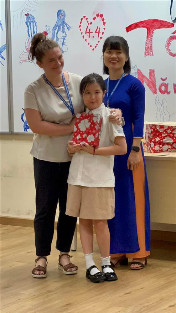 Tin showbiz Việt ngày 16/6: Vua cá Koi được vợ chăm tận răng-7