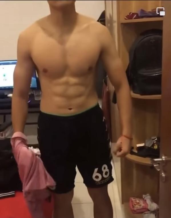 Đội trưởng U23 lộ ảnh 18+, sốc danh tính người tung hình-4