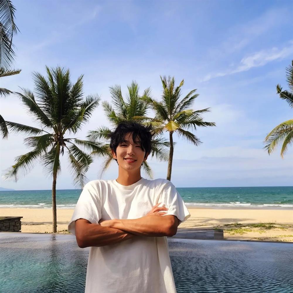 Lee Jun Ki náo loạn Hội An với visual cực phẩm, style chân phương-5