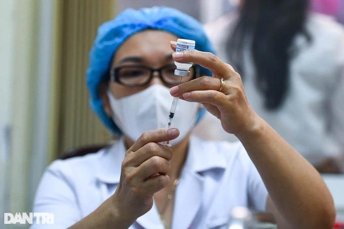 Nhiều người dân Hà Nội né tiêm vaccine Covid-19 mũi 4-1