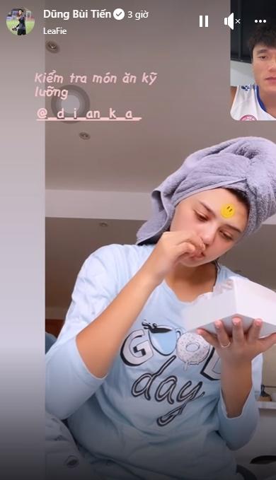 Facetime với vợ Tây, biểu cảm thèm thuồng Bùi Tiến Dũng chiếm sóng-3