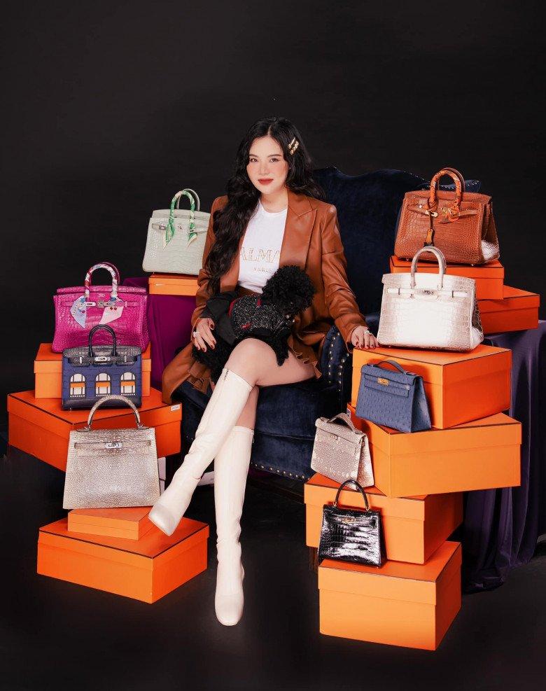 Chị Ông Địa liệu có toang kèo 400 triệu thách mua túi Dior khắc tên?-3