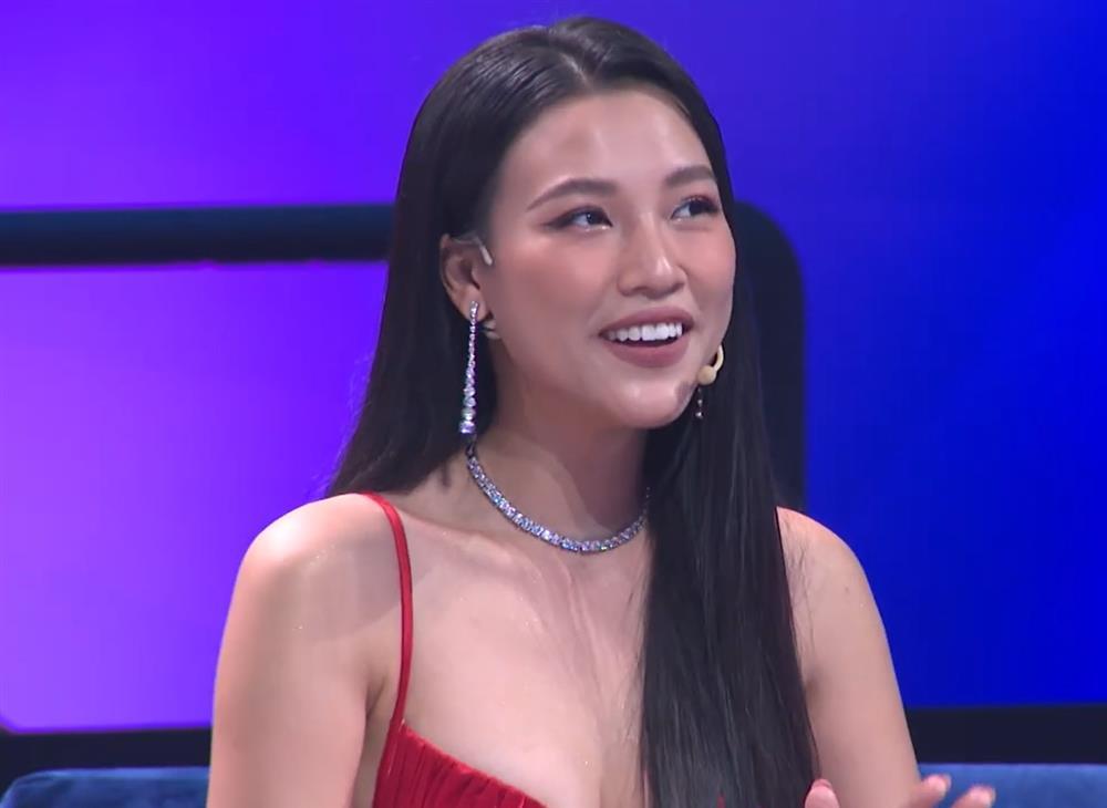 Hoàng Oanh mặc ô dề tại Người Ấy Là Ai, lấn át cả nữ chính-8