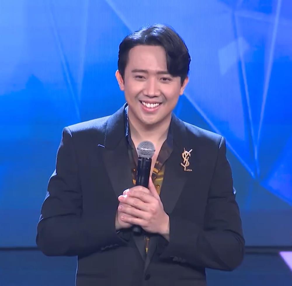 Hoàng Oanh mặc ô dề tại Người Ấy Là Ai, lấn át cả nữ chính-16