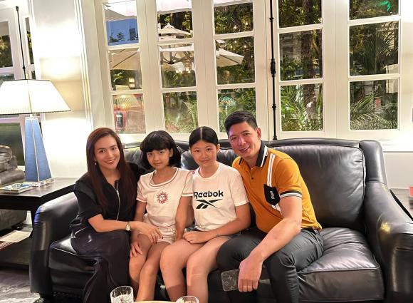 Bình Minh tình tứ bên bà xã, nóc nhà gây bất ngờ vì quá trẻ trung-8