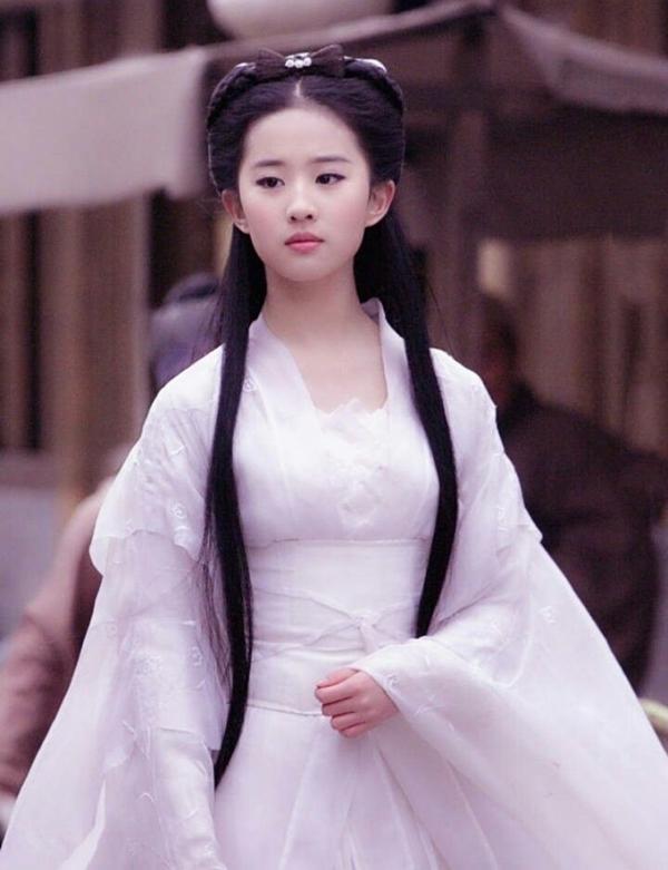 Lưu Diệc Phi cướp vai từ tay Châu Tấn, lợi dụng tiền bối để lăng xê phim?-1