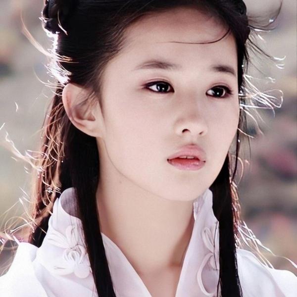 Lưu Diệc Phi cướp vai từ tay Châu Tấn, lợi dụng tiền bối để lăng xê phim?-4