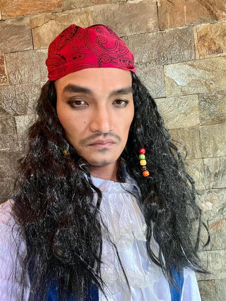 Mạc Văn Khoa xuất hiện lạ lẫm sau nửa tháng lấy vợ-1