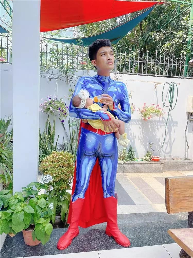 Mạc Văn Khoa xuất hiện lạ lẫm sau nửa tháng lấy vợ-8